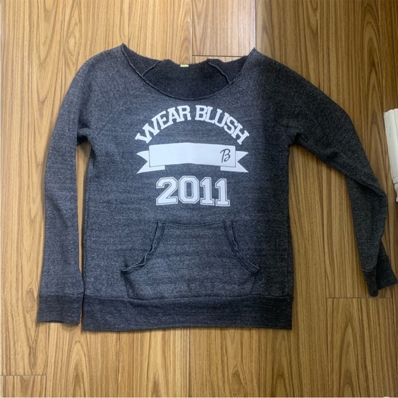 wear blush Tops - ISO WEAR BLUSH CLOTHING